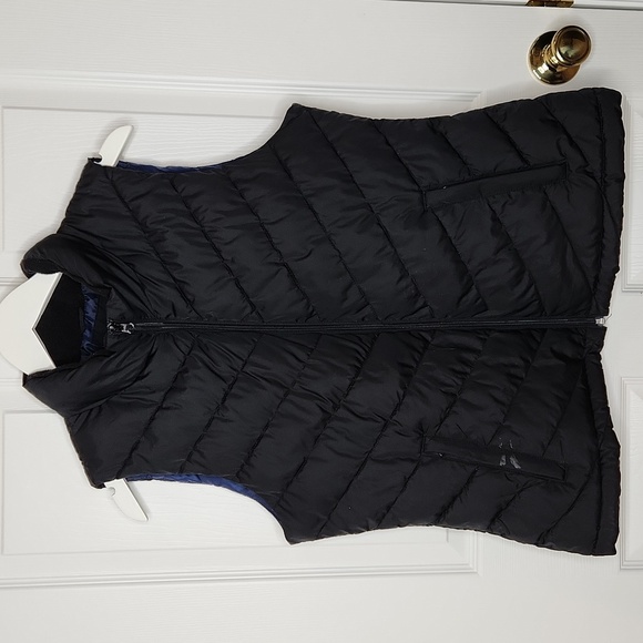 GAP Jackets & Blazers - Gap black puffer vest polyester large fall winter layers